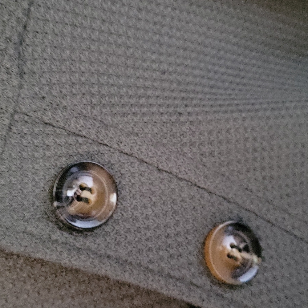 Ladies top - Picture 3 of 3